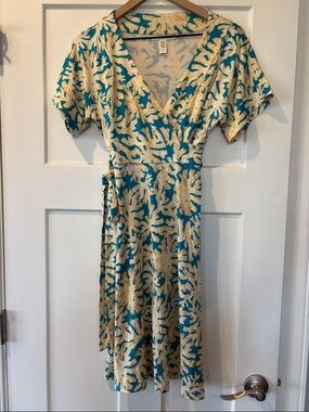 Diane von Furstenberg Women’s 100% Silk Wrap Dress Cream Teal Coral Print Size 6